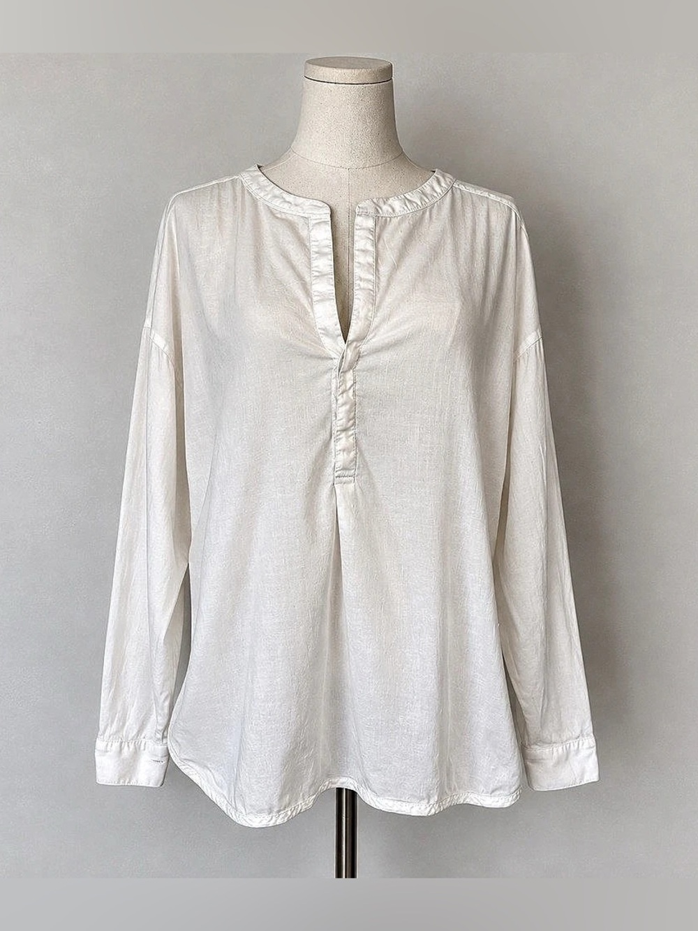 GapBody White Popover Blouse Medium Relaxed Split Neck Soft Lightweight Top